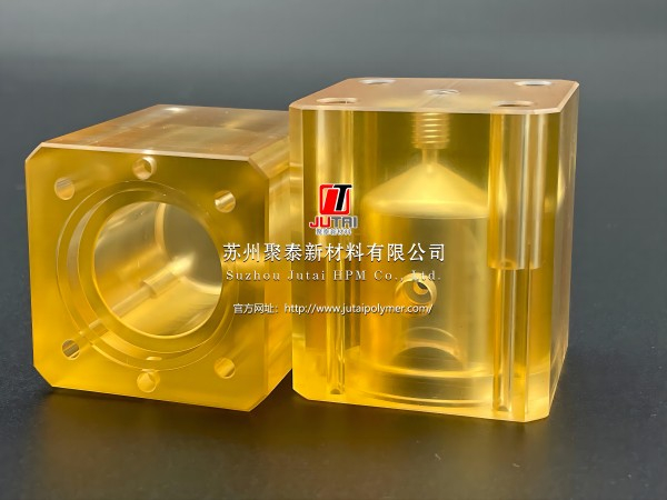 Ultem 1000 Детали из ненаполненного PEI, обработанные методом механической обработки